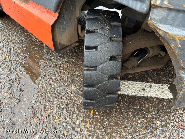image for item FI2033 1999 Toyota 42-6FGU18 forklift