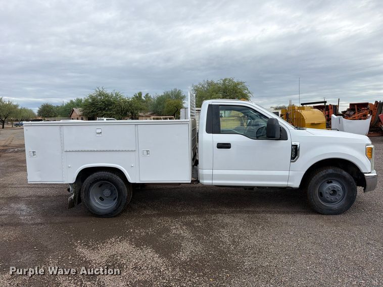 image for item FI2035 2017 Ford F350 Super Duty utility bed pickup truck