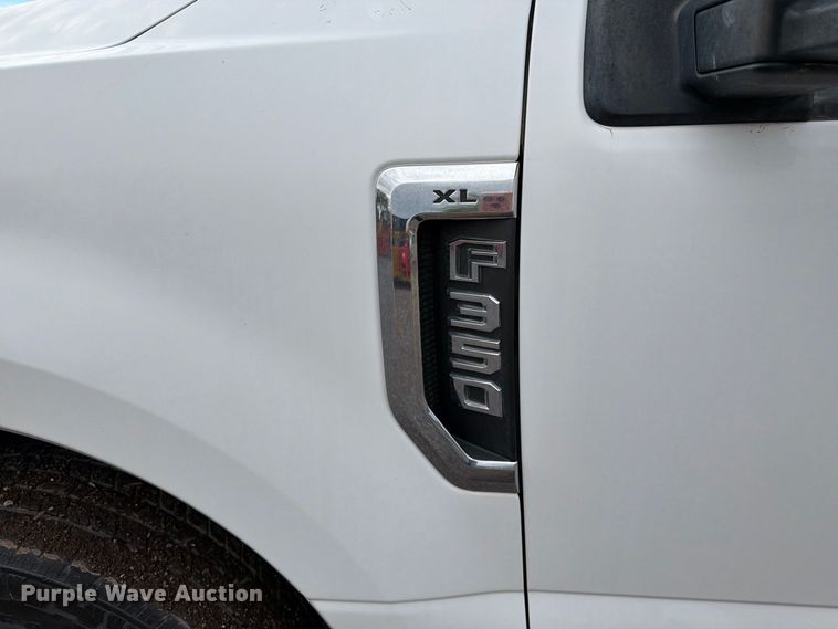 image for item FI2035 2017 Ford F350 Super Duty utility bed pickup truck