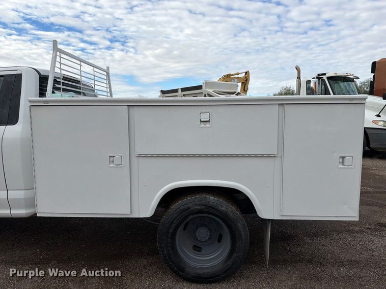 image for item FI2035 2017 Ford F350 Super Duty utility bed pickup truck