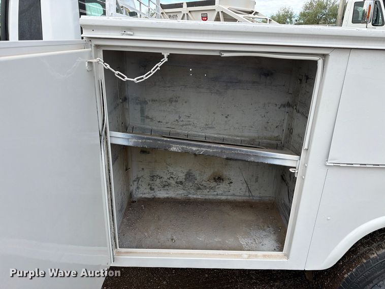 image for item FI2035 2017 Ford F350 Super Duty utility bed pickup truck