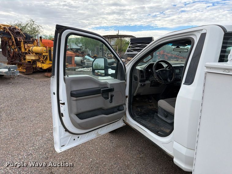 image for item FI2035 2017 Ford F350 Super Duty utility bed pickup truck