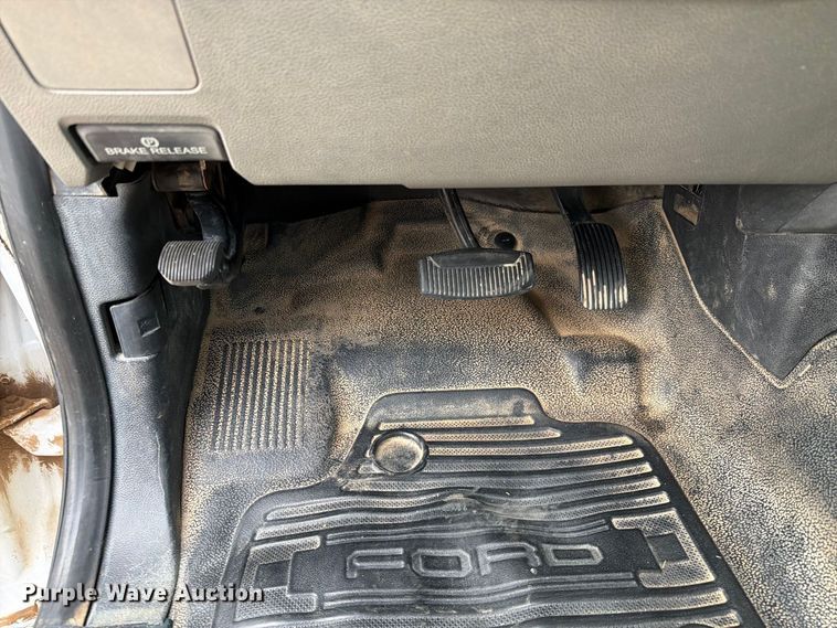 image for item FI2035 2017 Ford F350 Super Duty utility bed pickup truck