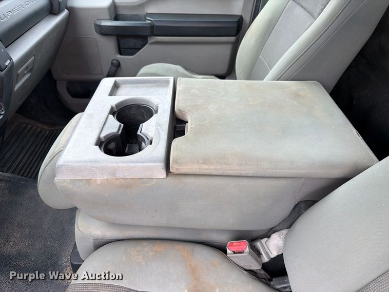 image for item FI2035 2017 Ford F350 Super Duty utility bed pickup truck