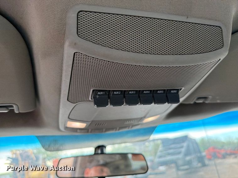 image for item FI2035 2017 Ford F350 Super Duty utility bed pickup truck