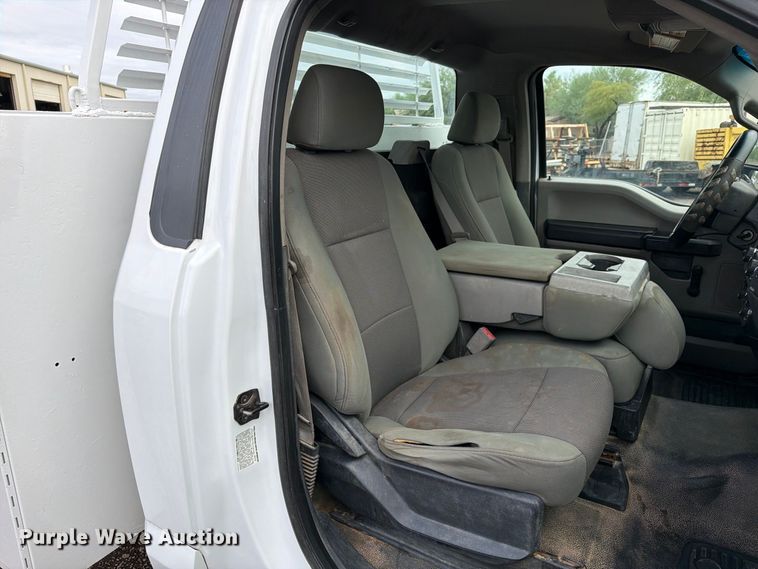 image for item FI2035 2017 Ford F350 Super Duty utility bed pickup truck