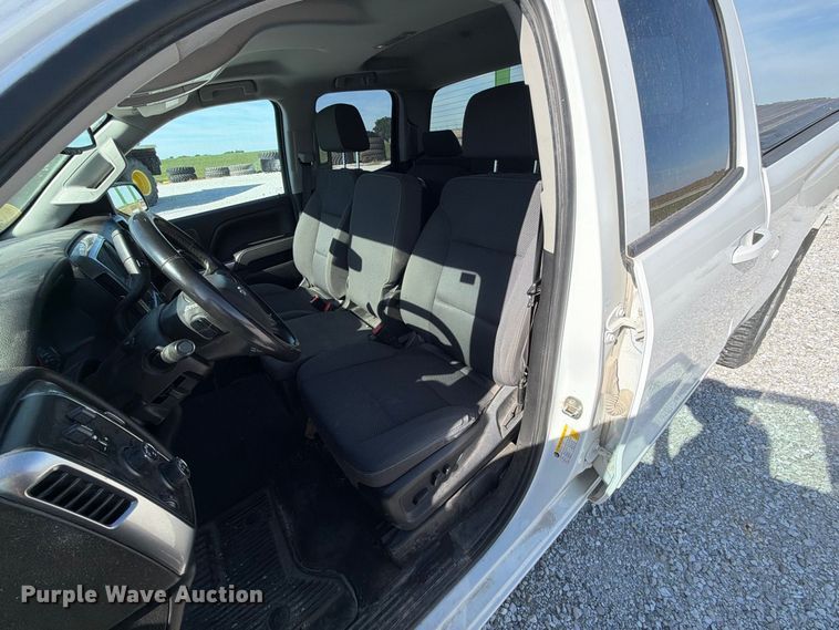 image for item FJ2022 2019 Chevrolet Silverado 1500 Ext. Cab pickup truck