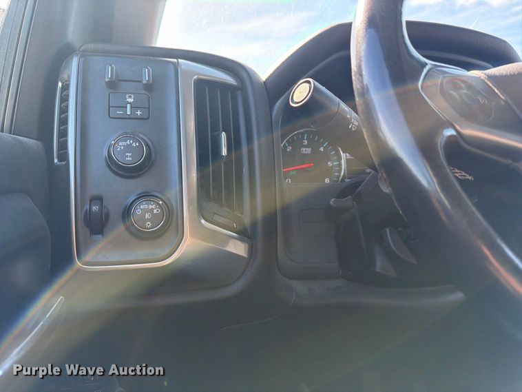 image for item FJ2022 2019 Chevrolet Silverado 1500 Ext. Cab pickup truck