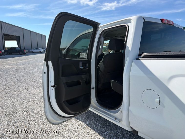 image for item FJ2022 2019 Chevrolet Silverado 1500 Ext. Cab pickup truck