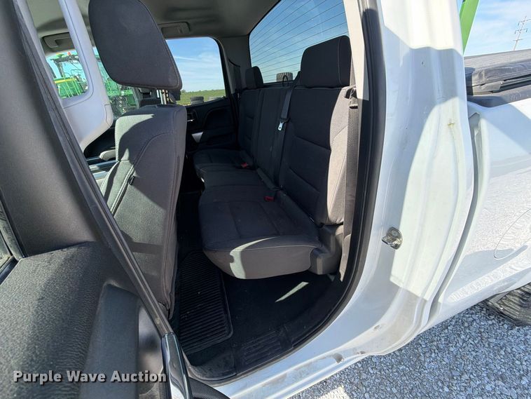 image for item FJ2022 2019 Chevrolet Silverado 1500 Ext. Cab pickup truck