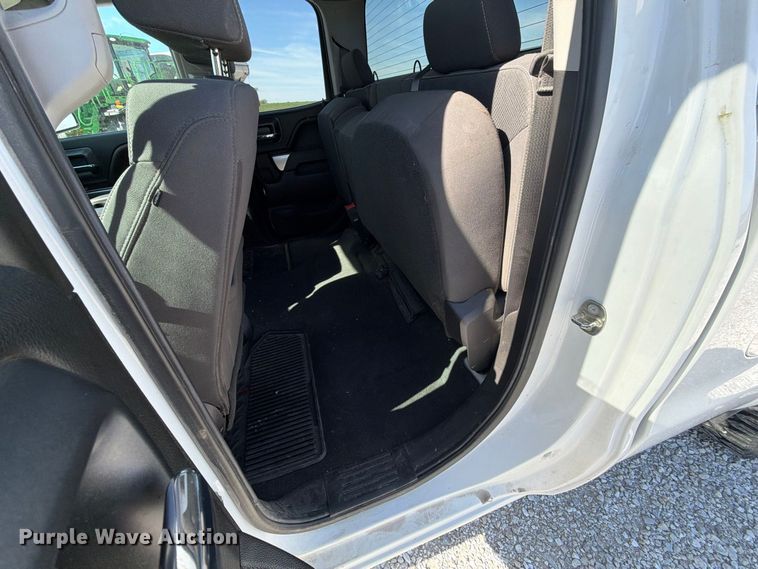 image for item FJ2022 2019 Chevrolet Silverado 1500 Ext. Cab pickup truck