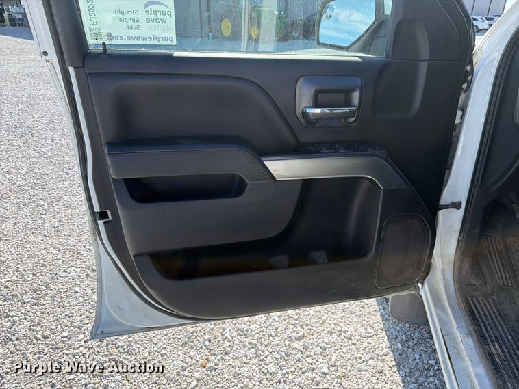 image for item FJ2022 2019 Chevrolet Silverado 1500 Ext. Cab pickup truck