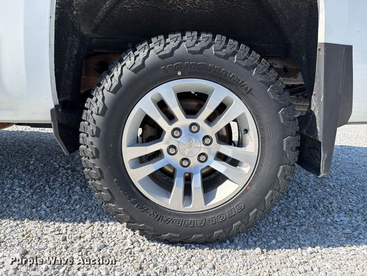 image for item FJ2022 2019 Chevrolet Silverado 1500 Ext. Cab pickup truck