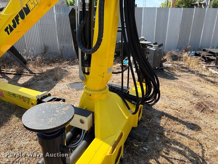 image for item FK3431 2021 Hyva HYLIV-LC120K articulating knuckle boom crane