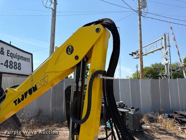 image for item FK3431 2021 Hyva HYLIV-LC120K articulating knuckle boom crane