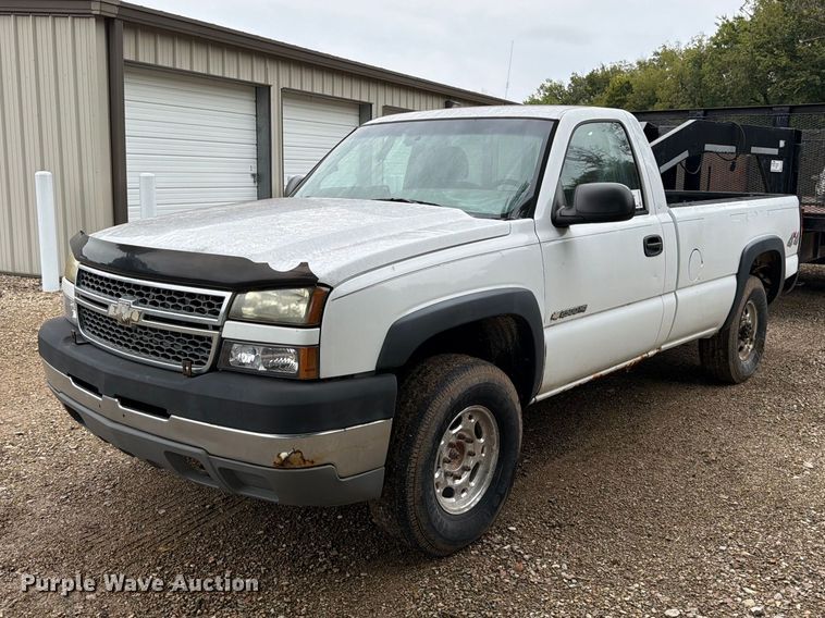 image for item FK3498 2005 Chevrolet Silverado pickup truck