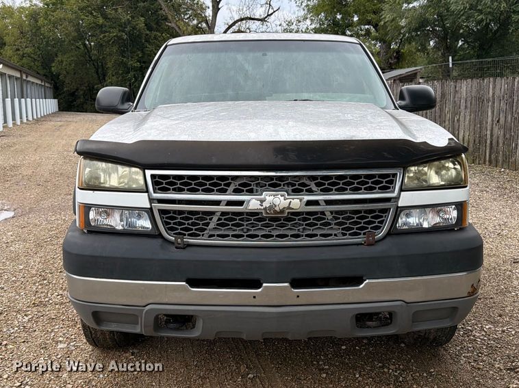 image for item FK3498 2005 Chevrolet Silverado pickup truck