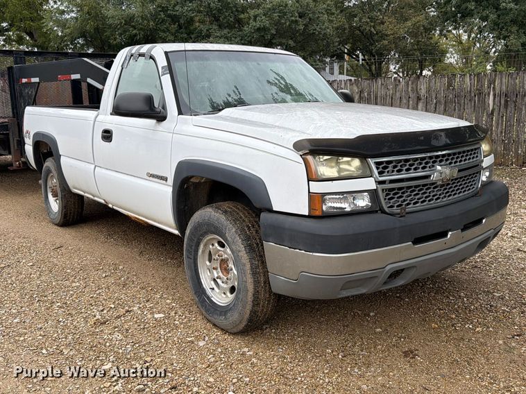 image for item FK3498 2005 Chevrolet Silverado pickup truck