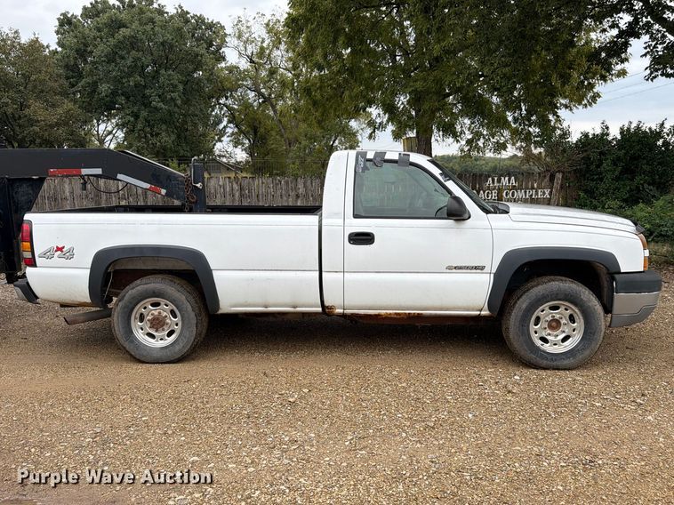 image for item FK3498 2005 Chevrolet Silverado pickup truck