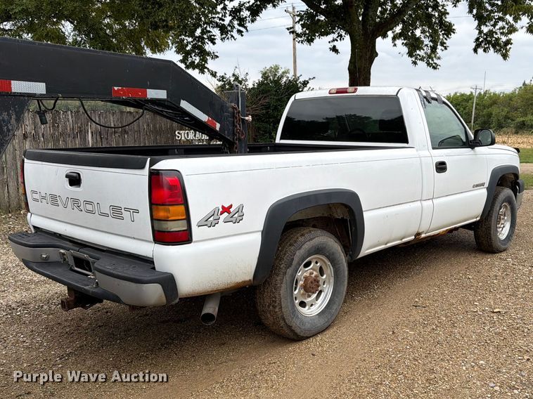 image for item FK3498 2005 Chevrolet Silverado pickup truck