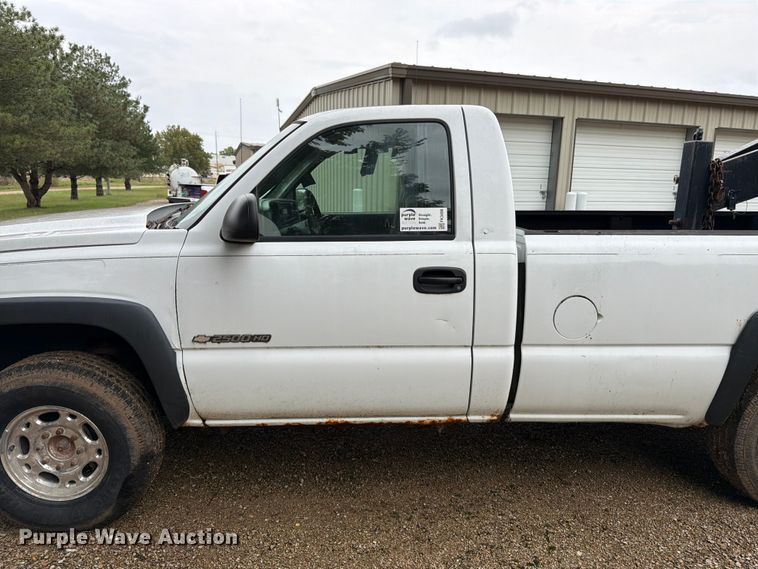 image for item FK3498 2005 Chevrolet Silverado pickup truck