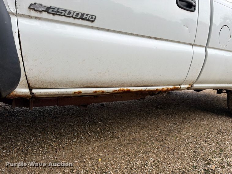 image for item FK3498 2005 Chevrolet Silverado pickup truck