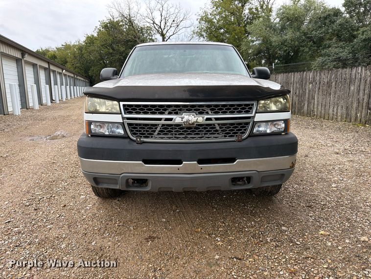 image for item FK3498 2005 Chevrolet Silverado pickup truck
