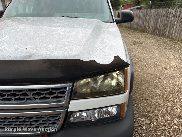 image for item FK3498 2005 Chevrolet Silverado pickup truck