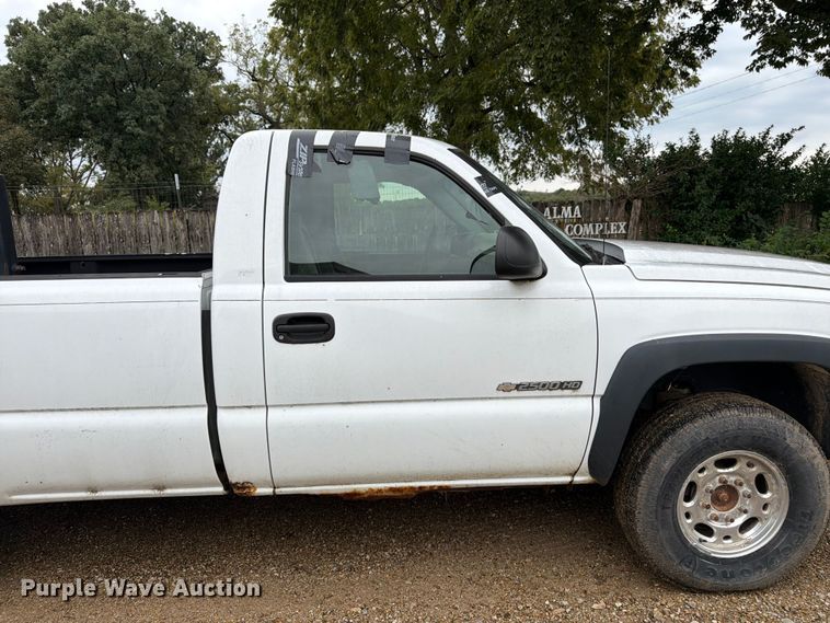 image for item FK3498 2005 Chevrolet Silverado pickup truck