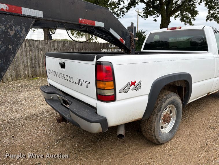 image for item FK3498 2005 Chevrolet Silverado pickup truck