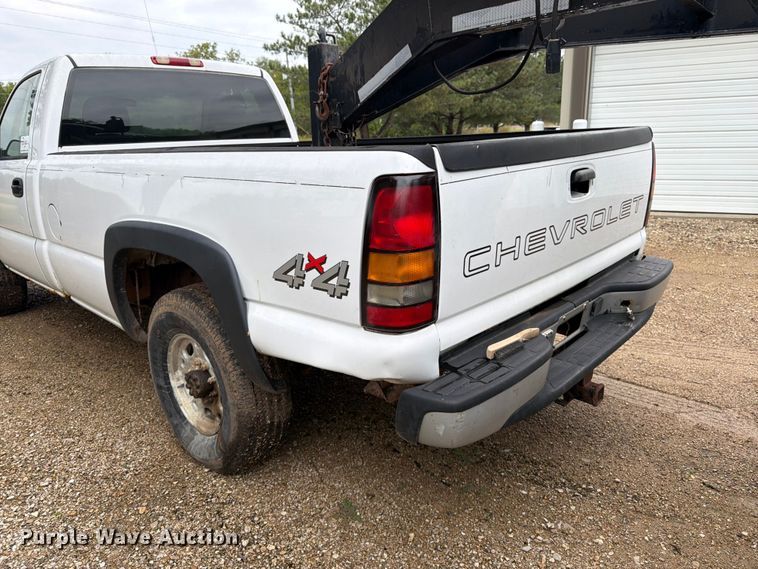 image for item FK3498 2005 Chevrolet Silverado pickup truck