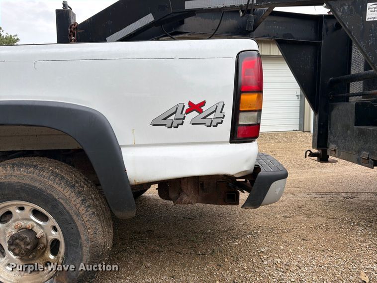 image for item FK3498 2005 Chevrolet Silverado pickup truck