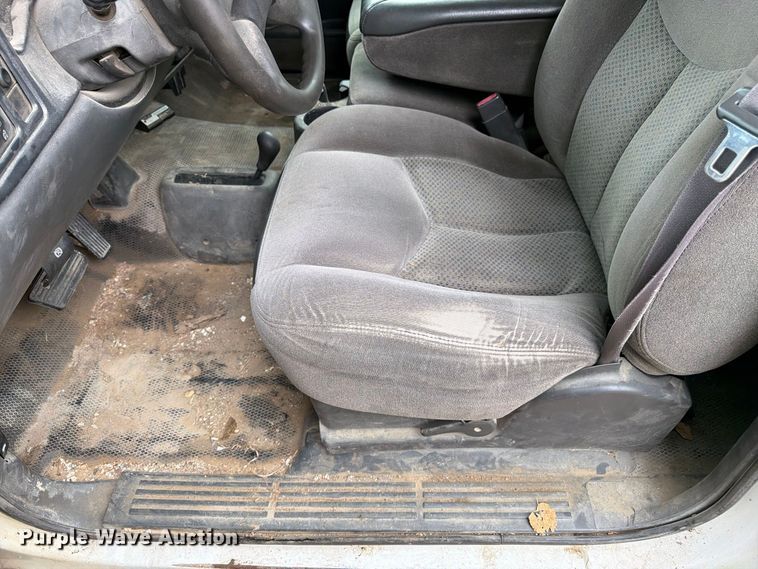 image for item FK3498 2005 Chevrolet Silverado pickup truck