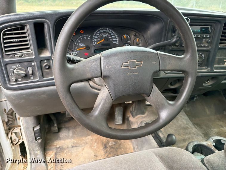image for item FK3498 2005 Chevrolet Silverado pickup truck