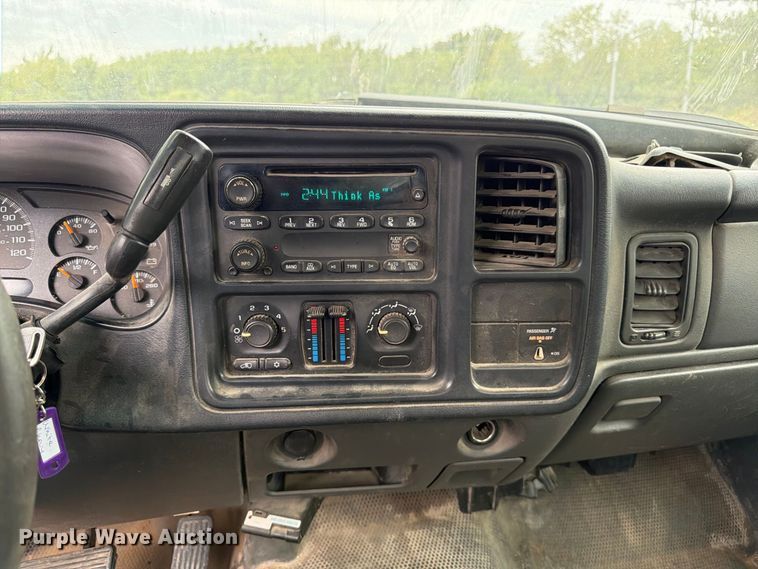 image for item FK3498 2005 Chevrolet Silverado pickup truck