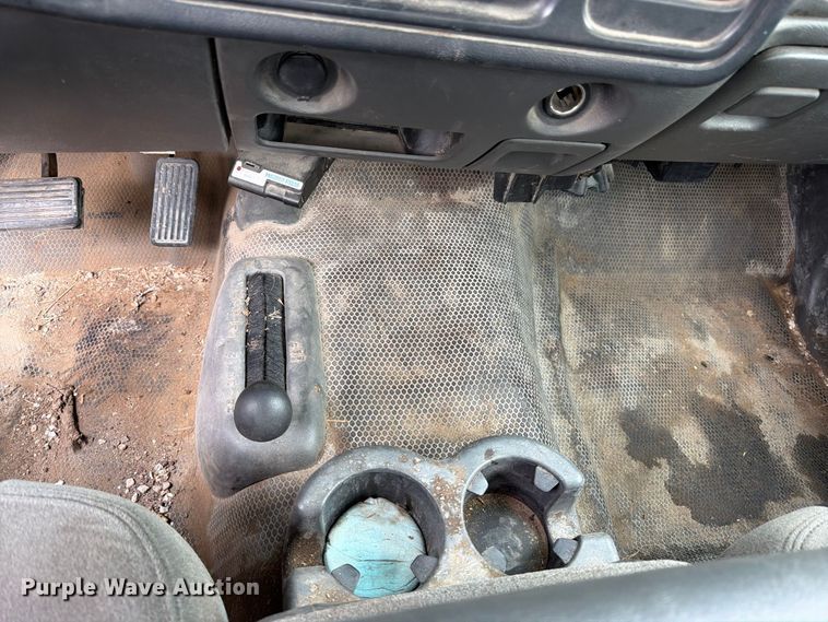image for item FK3498 2005 Chevrolet Silverado pickup truck