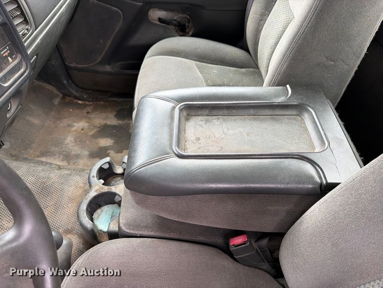 image for item FK3498 2005 Chevrolet Silverado pickup truck