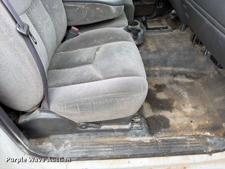 image for item FK3498 2005 Chevrolet Silverado pickup truck