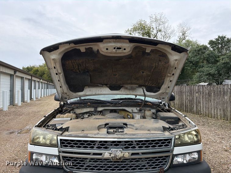 image for item FK3498 2005 Chevrolet Silverado pickup truck
