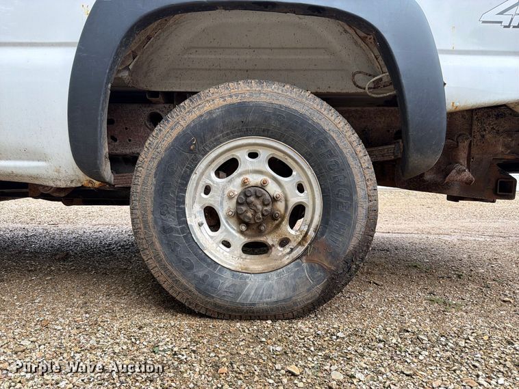 image for item FK3498 2005 Chevrolet Silverado pickup truck