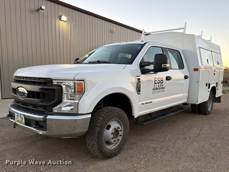 image for item FK3816 2020 Ford F350 Super Duty Crew Cab utility bed pickup truck