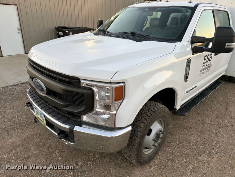 image for item FK3816 2020 Ford F350 Super Duty Crew Cab utility bed pickup truck