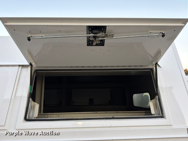 image for item FK3816 2020 Ford F350 Super Duty Crew Cab utility bed pickup truck