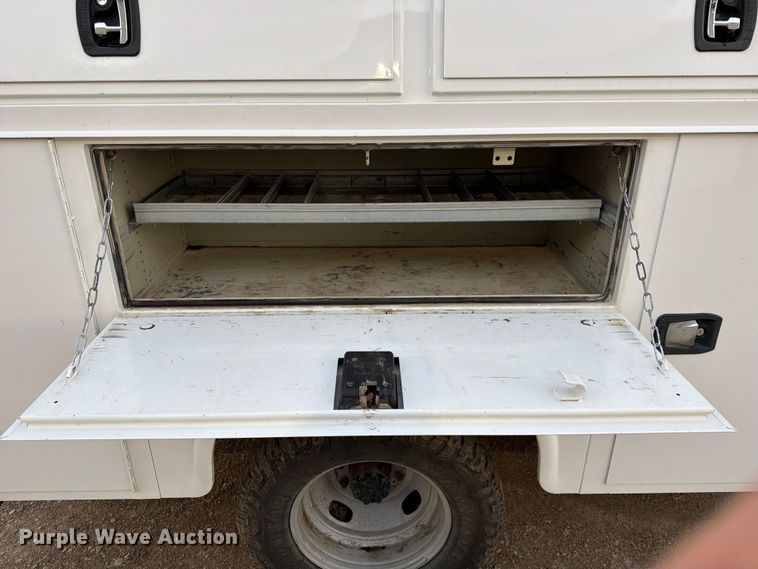 image for item FK3816 2020 Ford F350 Super Duty Crew Cab utility bed pickup truck