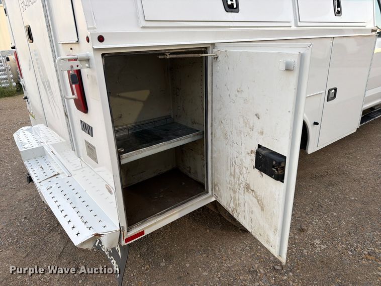 image for item FK3816 2020 Ford F350 Super Duty Crew Cab utility bed pickup truck