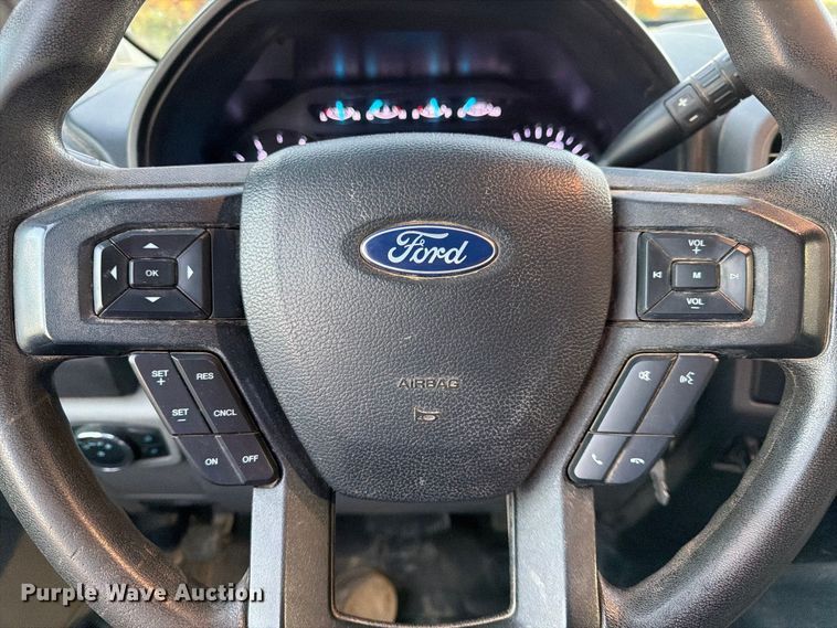 image for item FK3816 2020 Ford F350 Super Duty Crew Cab utility bed pickup truck