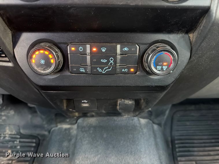 image for item FK3816 2020 Ford F350 Super Duty Crew Cab utility bed pickup truck