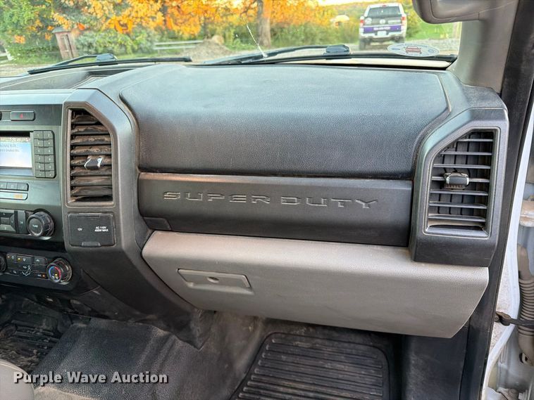 image for item FK3816 2020 Ford F350 Super Duty Crew Cab utility bed pickup truck