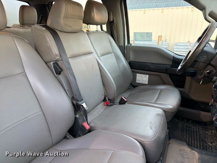 image for item FK3816 2020 Ford F350 Super Duty Crew Cab utility bed pickup truck