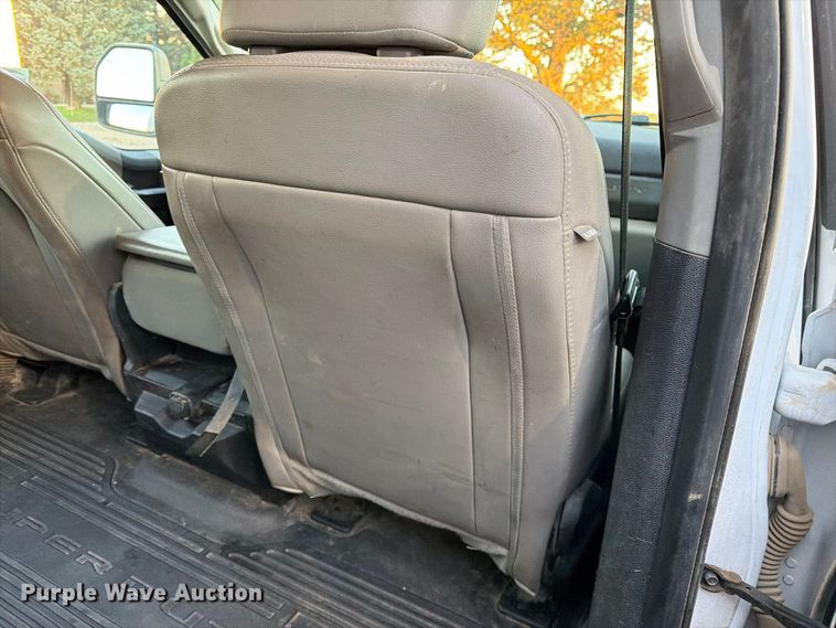 image for item FK3816 2020 Ford F350 Super Duty Crew Cab utility bed pickup truck